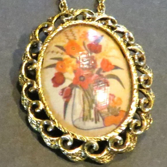 Decorative Necklace/Broach - Picture 2 of 4